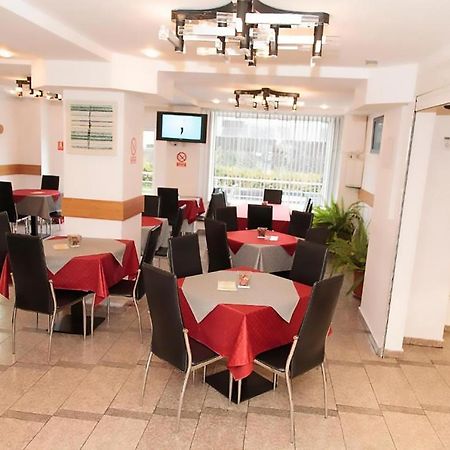 Plus Hotel Craiova Exterior photo