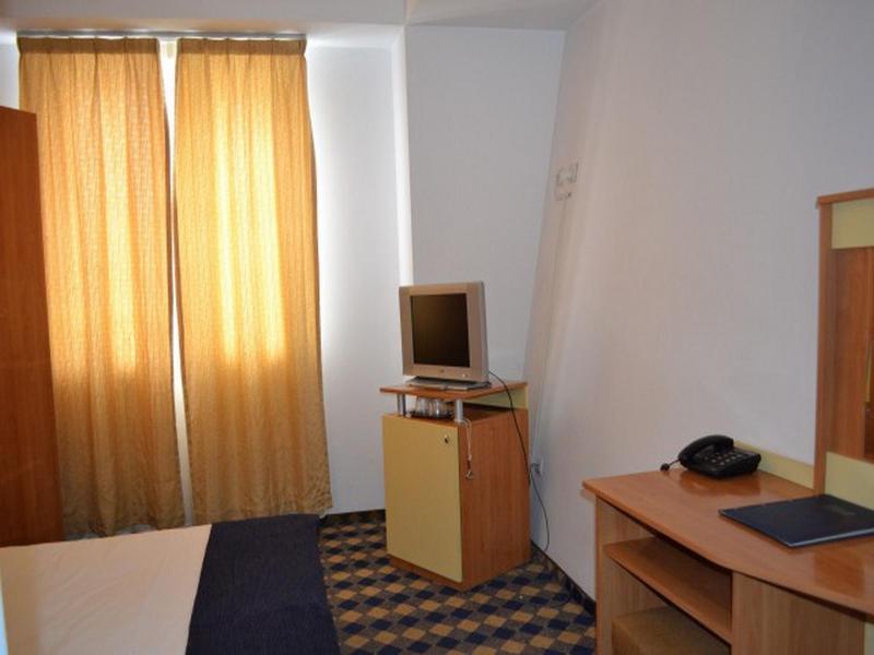 Plus Hotel Craiova Exterior photo