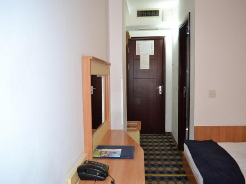 Plus Hotel Craiova Exterior photo