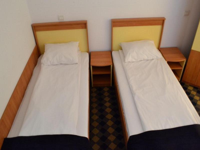 Plus Hotel Craiova Exterior photo