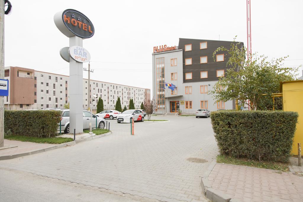 Plus Hotel Craiova Exterior photo