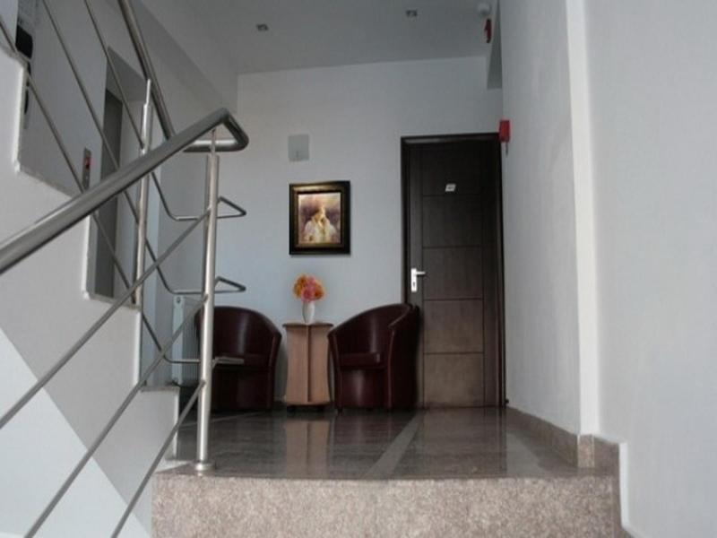 Plus Hotel Craiova Exterior photo