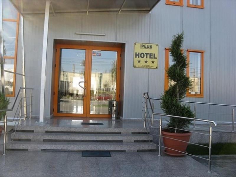 Plus Hotel Craiova Exterior photo