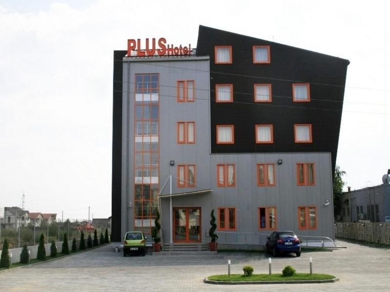 Plus Hotel Craiova Exterior photo